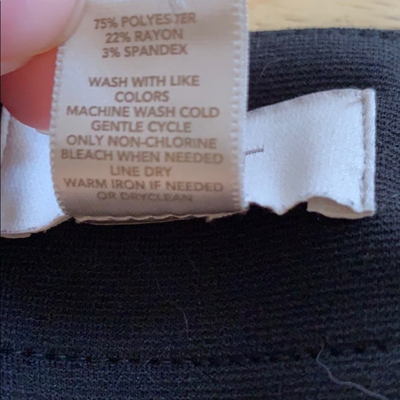 Black straight skirt - Picture 3 of 4